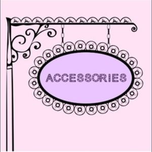 Welcome! I hope you enjoy my closet💖